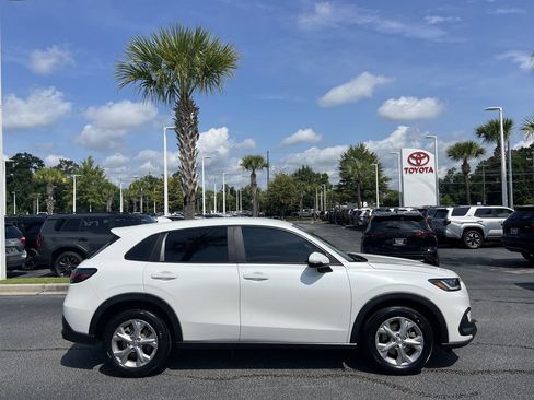 Used 2023 Honda HR-V LX image 11