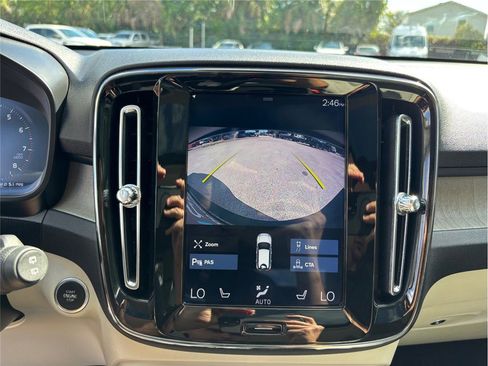 Used 2020 Volvo XC40 T5 Inscription w/ Protection Package image 31