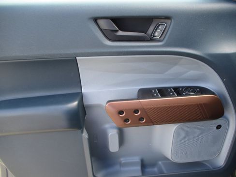 Used 2022 Ford Maverick Lariat w/ Lariat Luxury Package FWD image 34