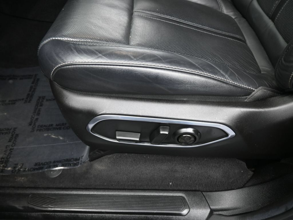 Used 2022 Jeep Wagoneer Series II RWD image 15