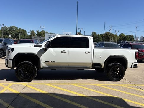 Used 2024 GMC Sierra 2500 AT4 w/ AT4 Premium Plus Package AWD/4WD image 9