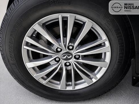 Used 2020 INFINITI QX80 Luxe w/ All-Season Package RWD image 11