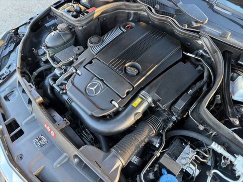 Used 2013 Mercedes-Benz C 250 Sedan image 11