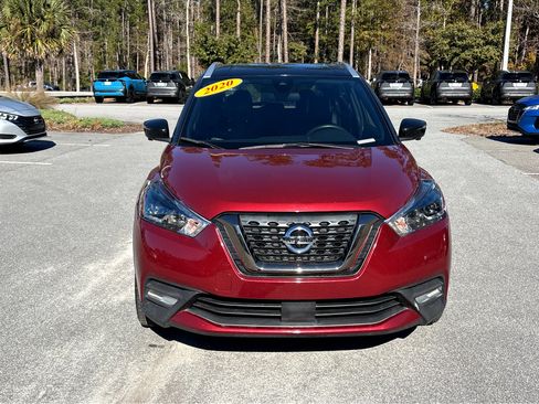 Used 2020 Nissan Kicks SR w/ SR Premium Package image 2