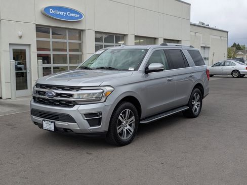 Used 2023 Ford Expedition Limited AWD/4WD image 11