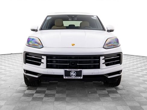 Used 2025 Porsche Cayenne image 9