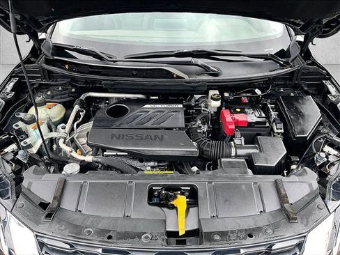 Used 2023 Nissan Rogue SV image 11