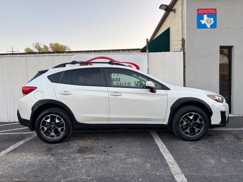 Used 2019 Subaru Crosstrek 2.0i Premium w/ Eyesight System image 6