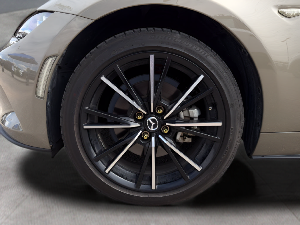 Used 2024 MAZDA MX-5 Miata RF Grand Touring RWD image 11