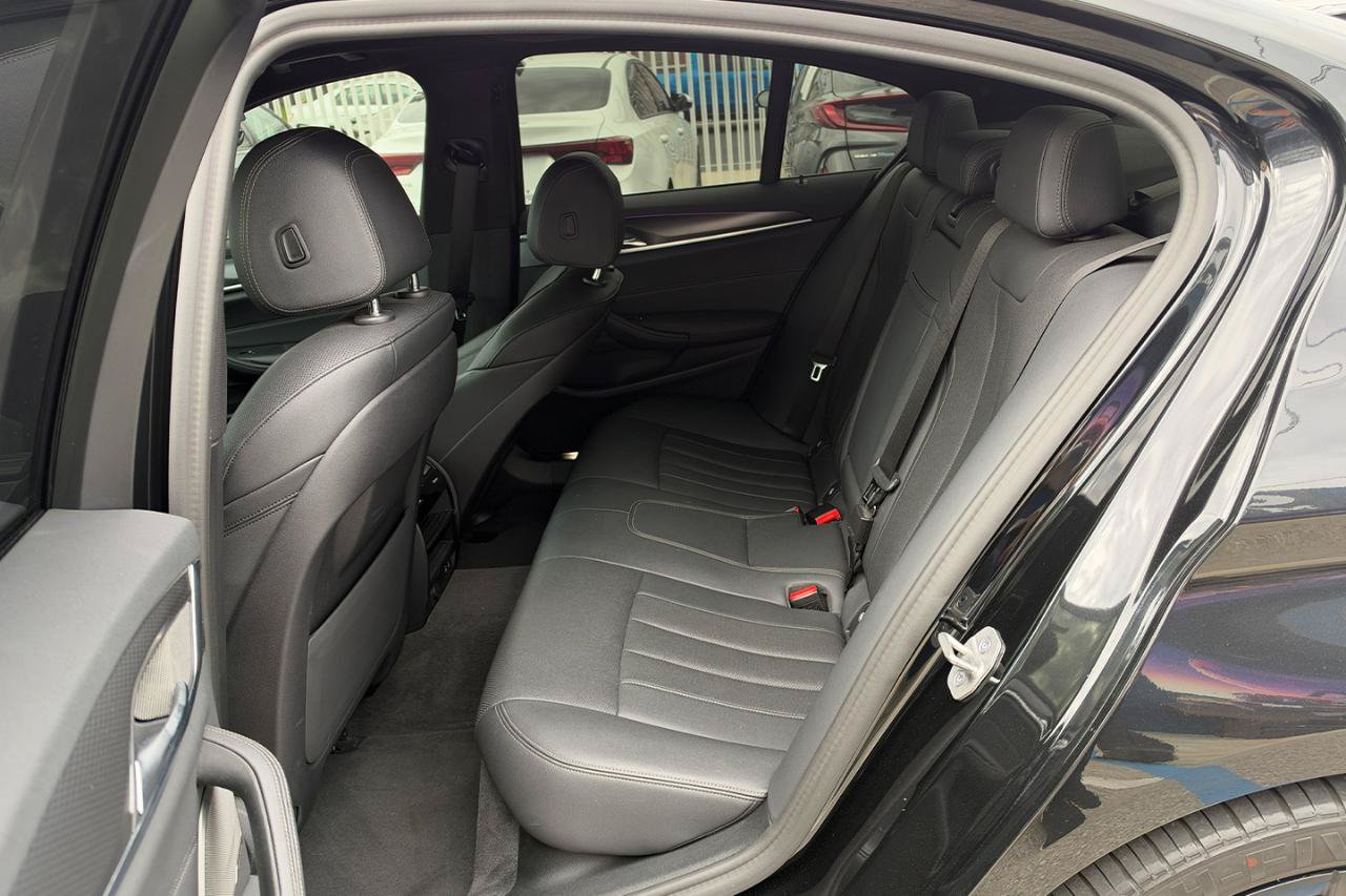Used 2023 BMW 530i w/ M Sport Package RWD image 20