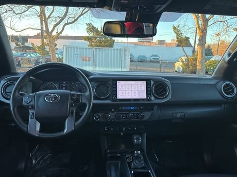 Used 2020 Toyota Tacoma TRD Off-Road image 28