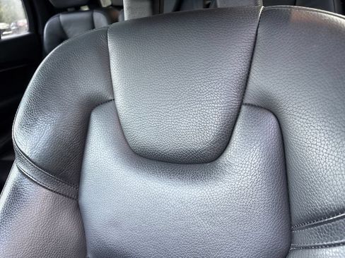 Used 2018 Volvo XC90 T5 Momentum w/ Convenience Package FWD image 6