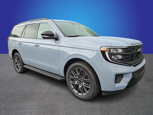 New 2026 Ford Expedition Platinum AWD/4WD image 2