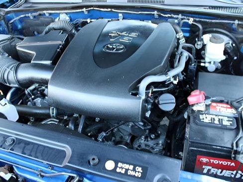 Certified 2018 Toyota Tacoma TRD Sport image 26