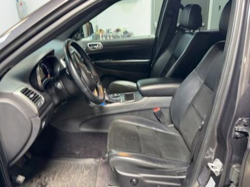 Used 2017 Jeep Grand Cherokee Altitude image 9