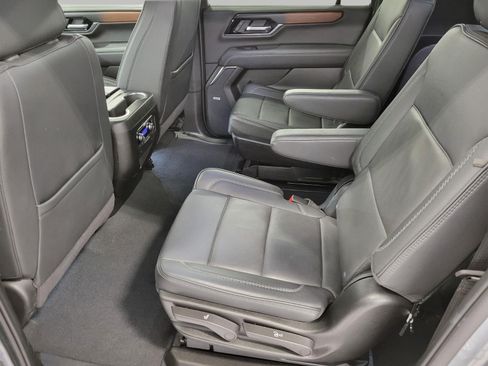 Used 2025 GMC Yukon XL Denali AWD/4WD image 21