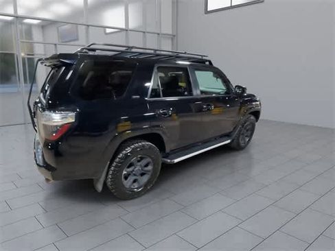 Used 2018 Toyota 4Runner SR5 image 15