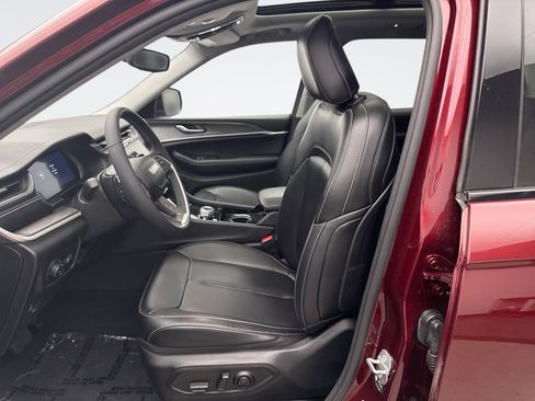 Used 2023 Jeep Grand Cherokee L Limited AWD/4WD image 11