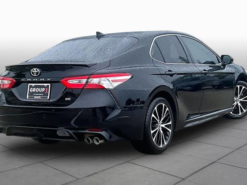 Used 2020 Toyota Camry SE FWD image 12
