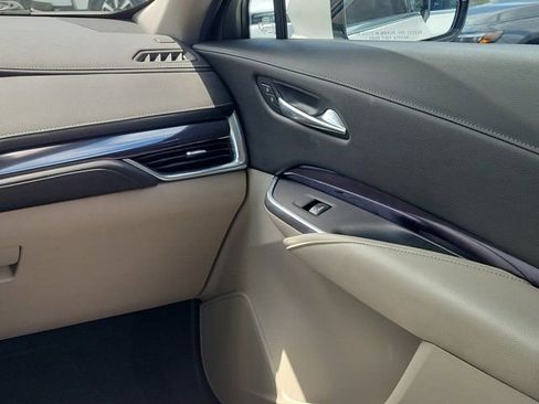 Used 2023 Cadillac XT4 Luxury FWD image 4