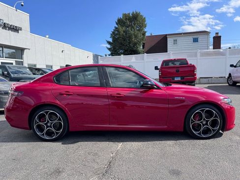 Used 2024 Alfa Romeo Giulia Veloce image 8
