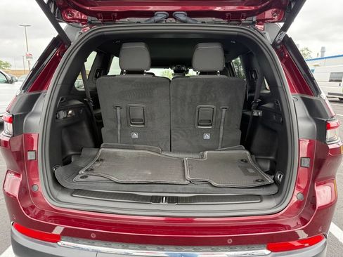 Used 2025 Jeep Grand Cherokee L Laredo w/ Luxury Tech Group I AWD/4WD image 18