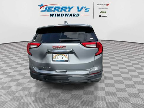 Used 2024 GMC Terrain SLE image 7