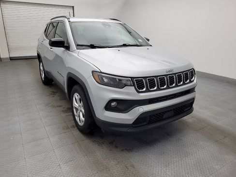Used 2024 Jeep Compass Latitude image 13