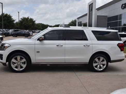 Used 2024 Ford Expedition Max King Ranch RWD image 12