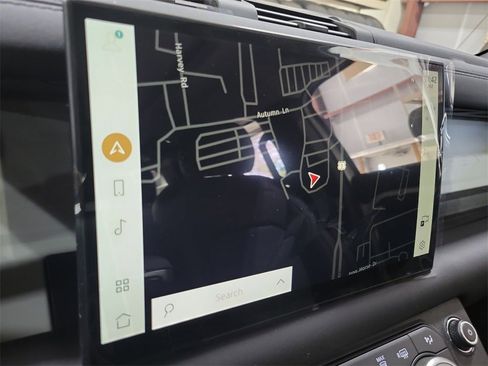 New 2024 Land Rover Defender 110 SE image 36