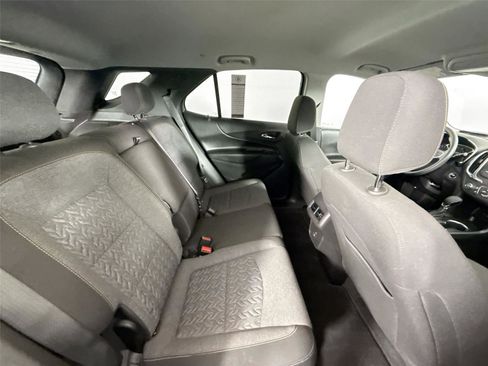 Used 2023 Chevrolet Equinox LT image 40