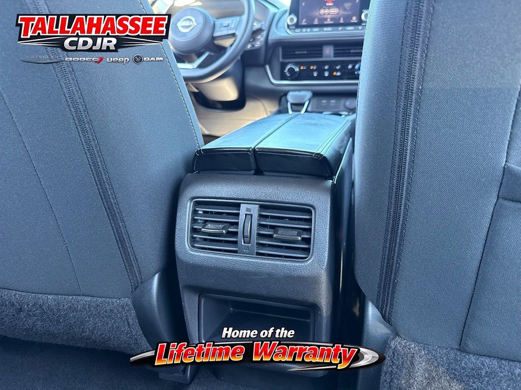 Used 2024 Nissan Rogue S AWD/4WD image 39