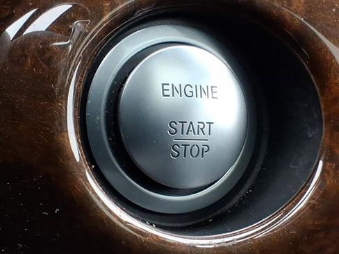 Used 2015 Mercedes-Benz S 550 4MATIC Sedan w/ Sport Package image 21