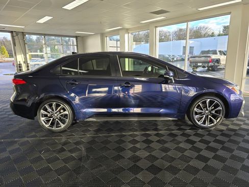 Used 2022 Toyota Corolla SE image 2