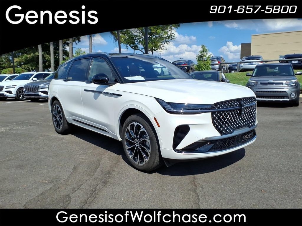 Used 2026 Lincoln Nautilus Reserve AWD/4WD image 7