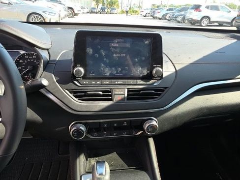 Used 2022 Nissan Altima 2.5 SR image 17
