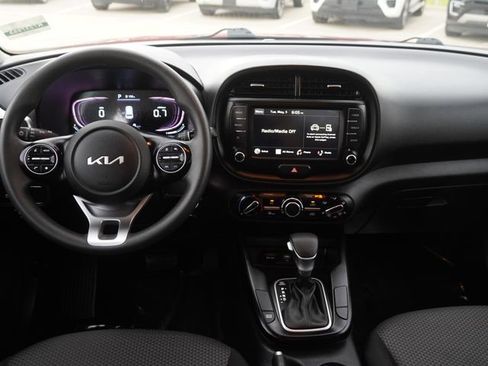 Used 2024 Kia Soul LX w/ Option Group 015 FWD image 16