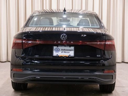 New 2026 Volkswagen Jetta SE image 4