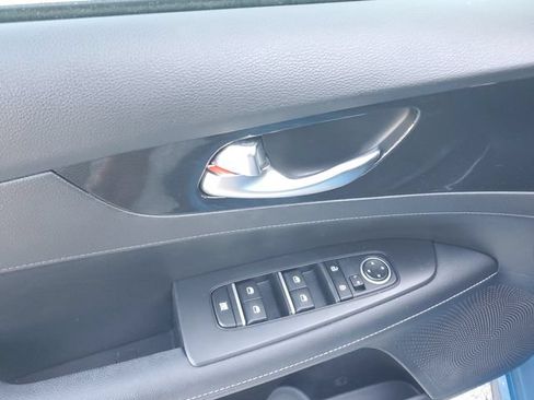 Certified 2023 Kia Forte GT-Line FWD image 17
