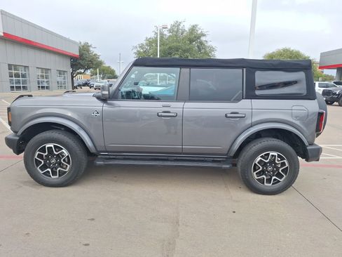 Used 2022 Ford Bronco Outer Banks image 3