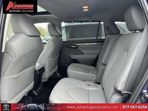 Used 2023 Toyota Highlander Limited AWD/4WD image 13