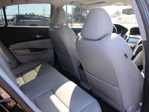 Used 2017 Acura TLX FWD image 15