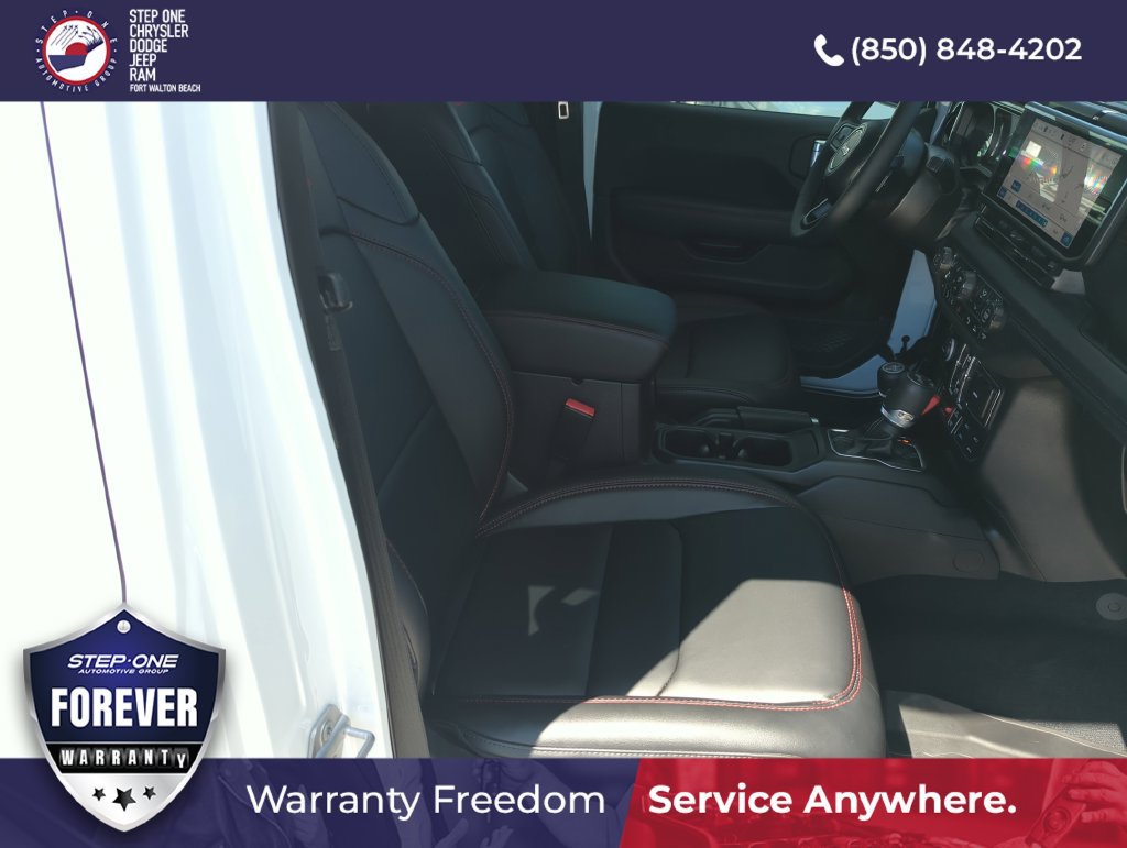 Used 2025 Jeep Wrangler Unlimited Rubicon AWD/4WD image 34