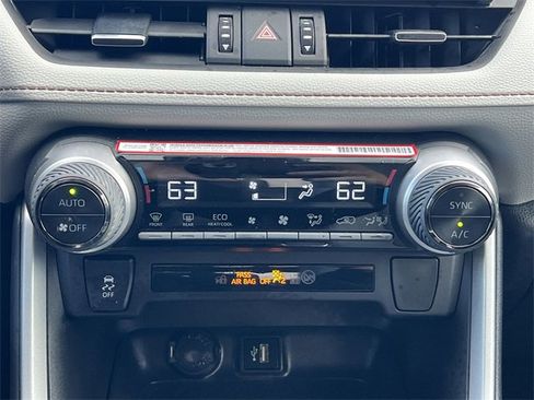 Used 2025 Toyota RAV4 XLE Premium image 15