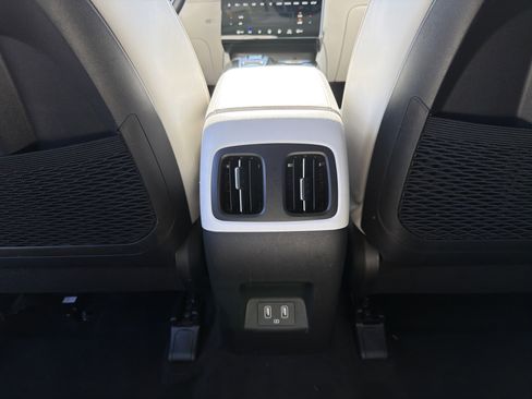 Used 2024 Hyundai Tucson Limited image 36