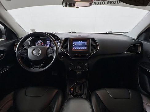 Used 2020 Jeep Cherokee Latitude Plus image 23