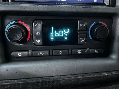 Used 2003 GMC Yukon Denali image 23