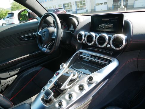 Used 2018 Mercedes-Benz AMG GT C image 9