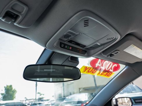 Used 2024 Chevrolet Malibu LT image 32