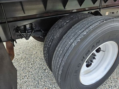 Used 2011 Ford F750 2WD Regular Cab Super Duty image 21